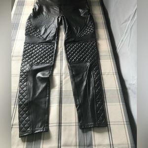 SPANX Moto-X, Size Large, EUC There is no wear or pilling at the crotch.